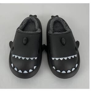 Crayon Friends Shark House Shoe Slippers Winter Unisex Size 38-39 New Black